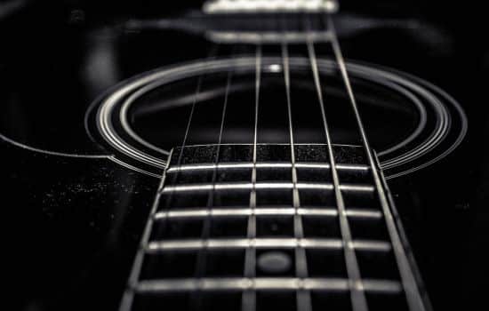 Aprender a tocar la guitarra: 5 aplicaciones imprescindibles