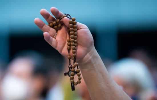 Rosa de Oración: Bendiciones Diarias Inspiradoras