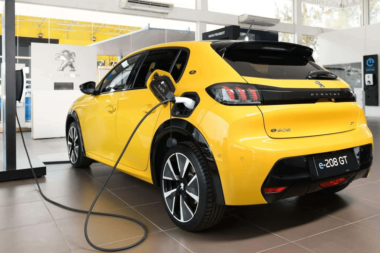 Descubre los puntos principales de tener un coche eléctrico